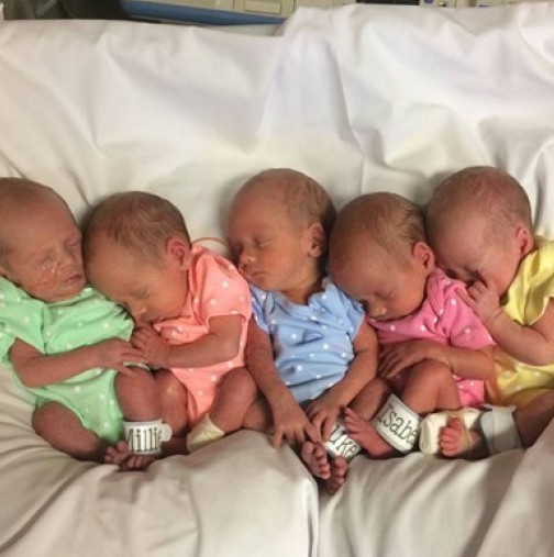 Жена роди 5 близначета за 17 минути!