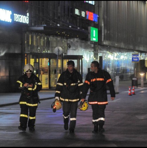 Пожар в мол в София, посетителите са евакуирани