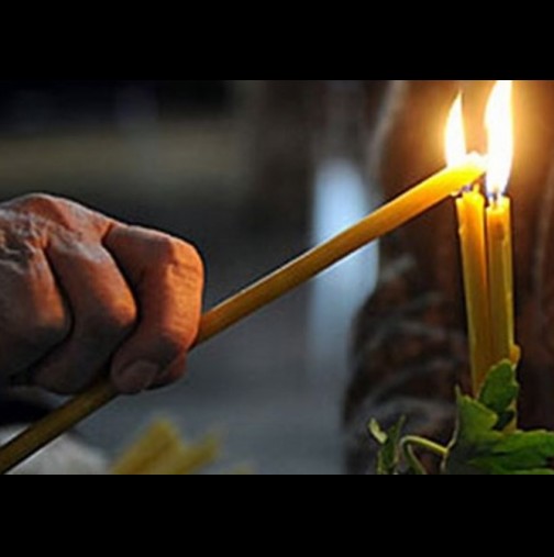 Защо да палим свещ в църквата и какво означава това?