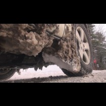 На всеки шофьор му е позната тази зимна гледка! Ето как да се погрижим за автомобила през зимата