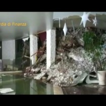 Спасителите разпространиха кадри от отнесеният от лавина италиански хотел отвътре