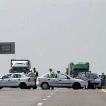 Жена катастрофира на магистралата, заради силен вятър