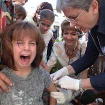 57 деца са в болница заради сгрешена ваксина