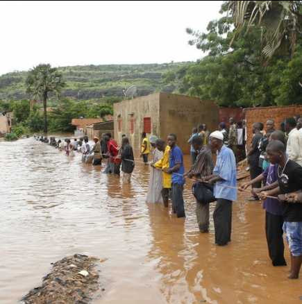 Наводнение удави Мали