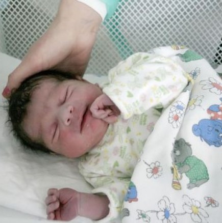Огромно бебе се роди в София!