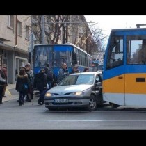 Тежък инцидент на Петте кьошета в София затвори движението временно! Камион блъсна и уби възрастна жена