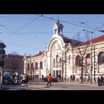 Преди минути евакуираха Централни хали в София! Районът е отцепен: Хората били вътре кашлят(Снимки)