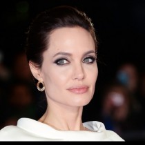 Анджелина Джоли кацна в София. Причината е страхотна. Браво!