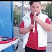 Историята на 11-годишно момче от Пловдив, което свири, за да събере пари за болното си братче