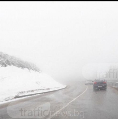 Половин България побеля-Ето къде вали сняг!