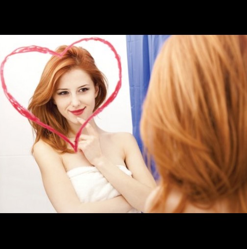 Ефектът на огледалото: Защо харесваме себе си в огледалото, а не се харесваме на снимки?