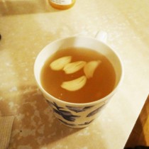 87-годишният дядо Жеко предлага чай, за който не сте си и помисляли, но пък прави сърцето желязно!