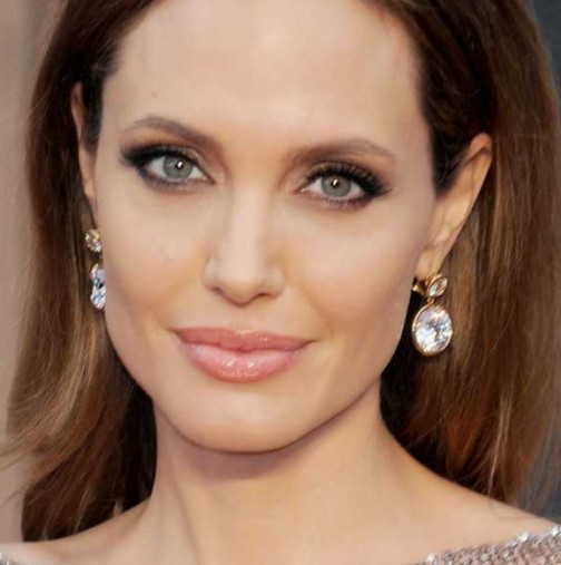 Вижте новият дом на Анджелина Джоли- имение за милиони, което ще ви спре дъха (много снимки)