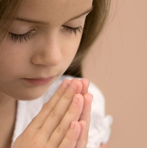 Каква молитва да научите детето си, за да му е лесно всичко