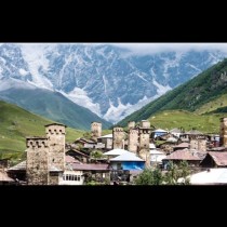 Най-високото село в Европа: Не крилете на планините, с едно училище и параклис живеят 200 жители