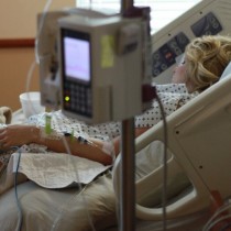Имала рак на маточната шийка: Когато ѝ взели кръв в болницата, всички около нея изпаднали в безсъзнание