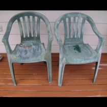 Имах 2 много стари стола на балкона и мислих да ги хвърля, но тогава ми дойде гениалната идея да направя това (снимка)
