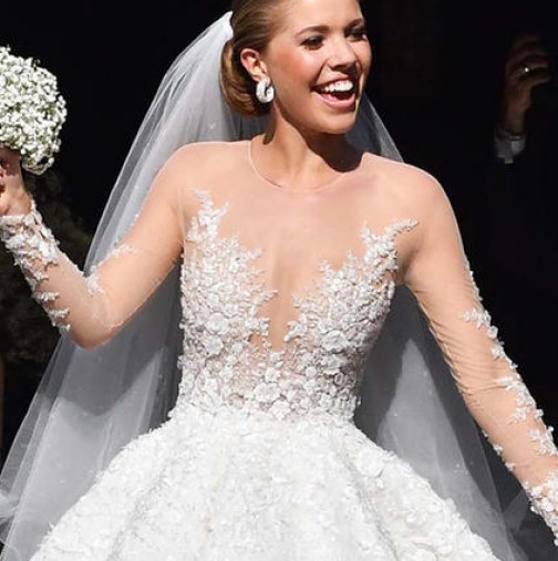 Ето я и сватбената рокля, която струва повече от 2 милиона и е обсипана с 500 000 кристала, тежи 46 килограма и е дълга 8 метра (снимки)