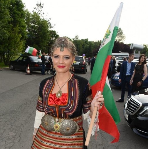 Това е красивата българка, която впечатли всички и разтуптя от гордост сърцата ни! (Снимки)
