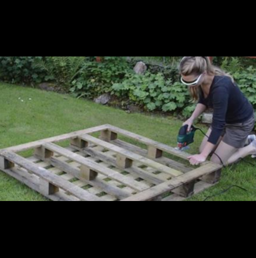 Взела дървена скара и я нарязала на 3 части - това, което направила ще искате и Вие в задния двор (Видео)