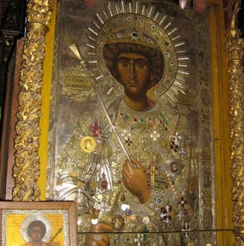 България с нова чудотворна икона на Свети Георги! Специален подарък за църква във Варна!