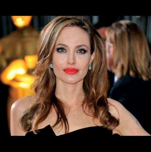 Анджелина Джоли заряза звездния имидж след развода! Папараци спипаха звездата, която не приличаше на себе си! (Снимки)