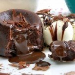 Шоколадов лава-сладкиш - толкова вкусен, че ще ви накара да изригнете от възторг!