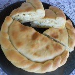 Белюш - мека сръбска погача с вкусна плънка