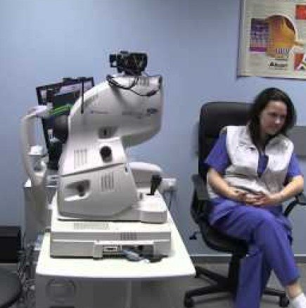 Русенската болница получи уникална очна апаратура