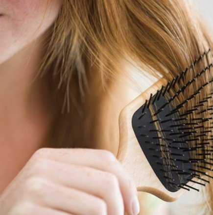 Косопад при жените 8 причини и маски срещу косопад през есента