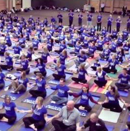 Опит за рекорд по най-дълга йога верига в София