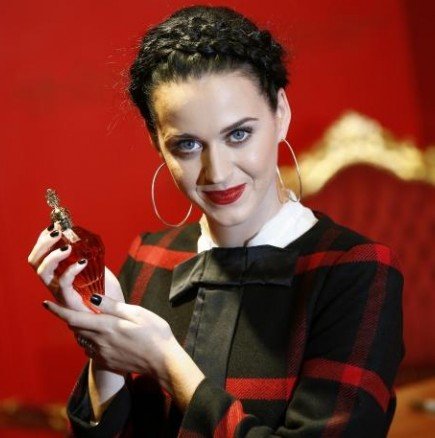 Кейти Пери промотира нов парфюм в Берлин