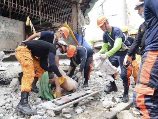 Потресаващи снимки от унищожителното земетресение във Филипините