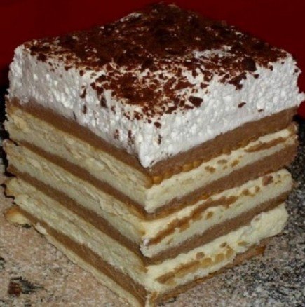 Богата бисквитена торта с пандишпанов блат и крем