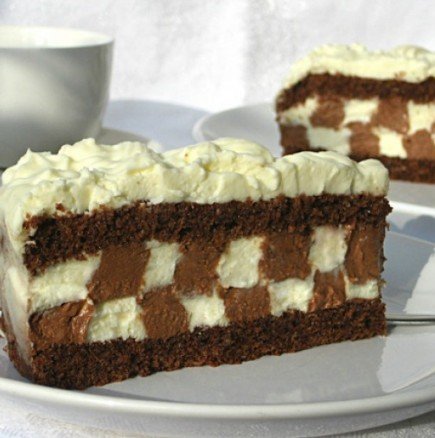 Сладка закачка: Ефектна шоколадова торта с шахматен крем
