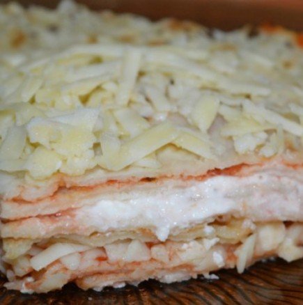 Палачинкова торта на фурна - пухкави палачинки и нежни пластове топящ се кашкавал в неземно вкусно съчетание