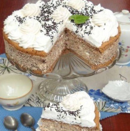 Едновременно кремообразна и приятно хрупкава, тази торта е божествено удоволствие: Целувчена торта с бадеми