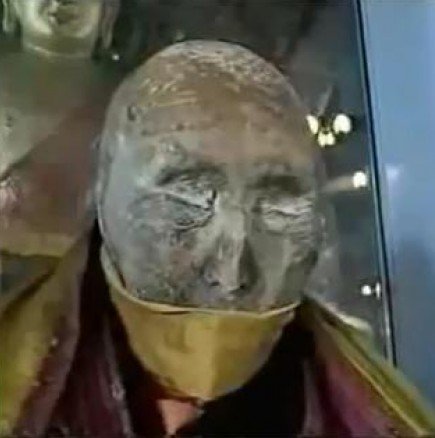 Мъртъв от 100 години монах оживява!