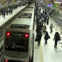 Преди минути: Влак на метрото се подпали в София