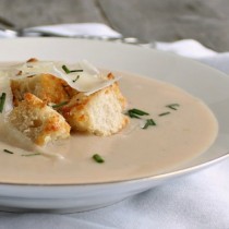 Обичате ли боб? Значи тази крем супа е точно за вас, интересен прочит на едно традиционно българско ястие