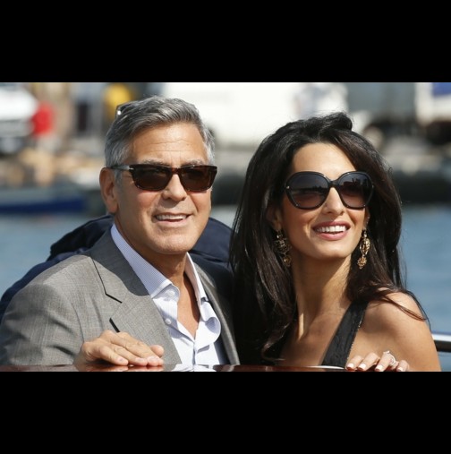 Амал Клуни се върна на работа само 3 месеца след раждането! Тя е по-ослепителна от всякога (Снимки)