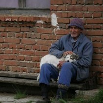Трогателната история на Бай Иван от Бургас за бедността и доброто, която докосна всички