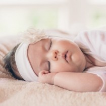 От колко часа сън имат нужда бебетата (по възраст)