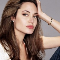Анджелина Джоли с нов мъж до себе си, мечтае за сватба! Ето кой е той