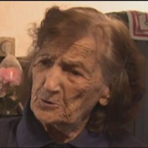 102-годишната баба Босилка от Своге разкри тайната на дълголетието-ето къде работи