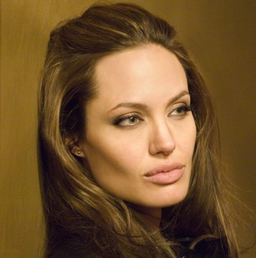 Холивуд мрази Анджелина Джоли: "Тя е нескопосана актриса и глезла"