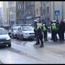 Отцепиха района около улица „Алабин“ заради мъж с нож  