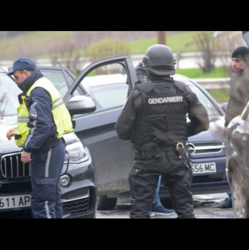 Какво се случва в Самоков?! Търсят Росен Ангелов, спират всеки влизащ автомобил