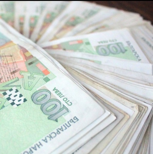Българска фирма предлага от 7 000 до 9 000 лева заплата 