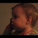 Бебето отговаря на баща си по телефона: Разговорът им ще те зарадва